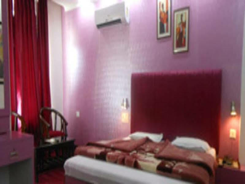 Hotel Ratan Palace Dehradun Exterior photo